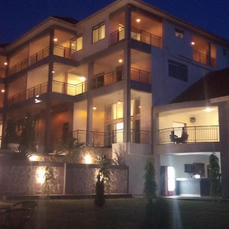 Eka Hoima Hotel Dış mekan fotoğraf