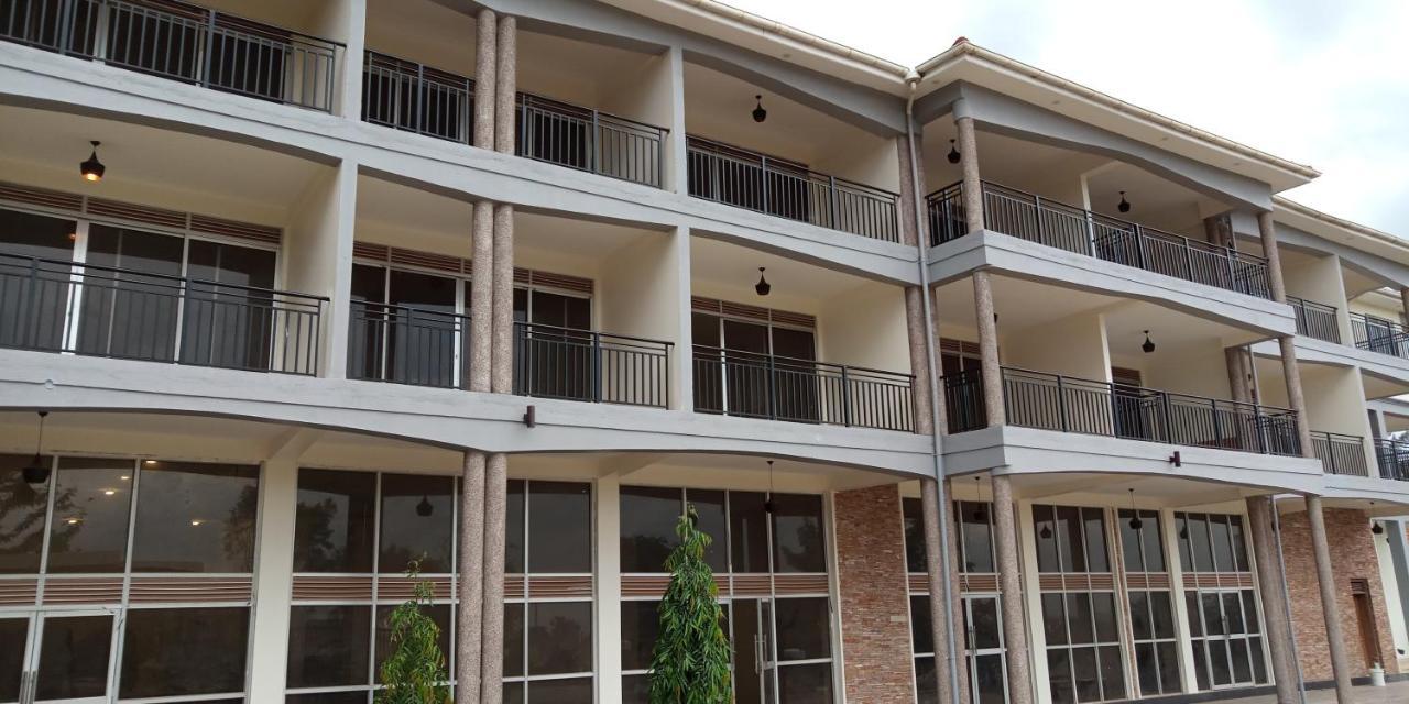 Eka Hoima Hotel Dış mekan fotoğraf