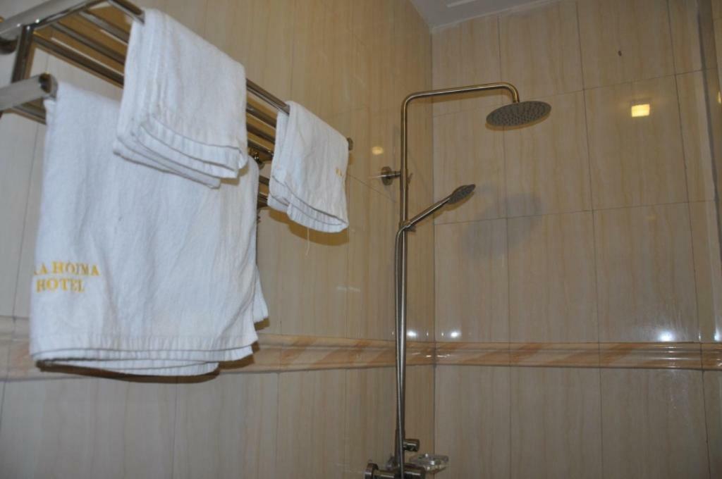 Eka Hoima Hotel Dış mekan fotoğraf